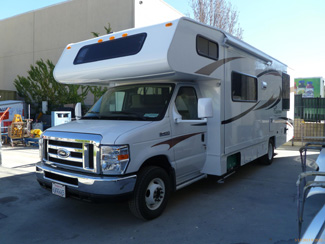 road bear motorhome and rv dealer sends repairs to the crash doctor auto body unlimited inc www.thecrashdoctor.com