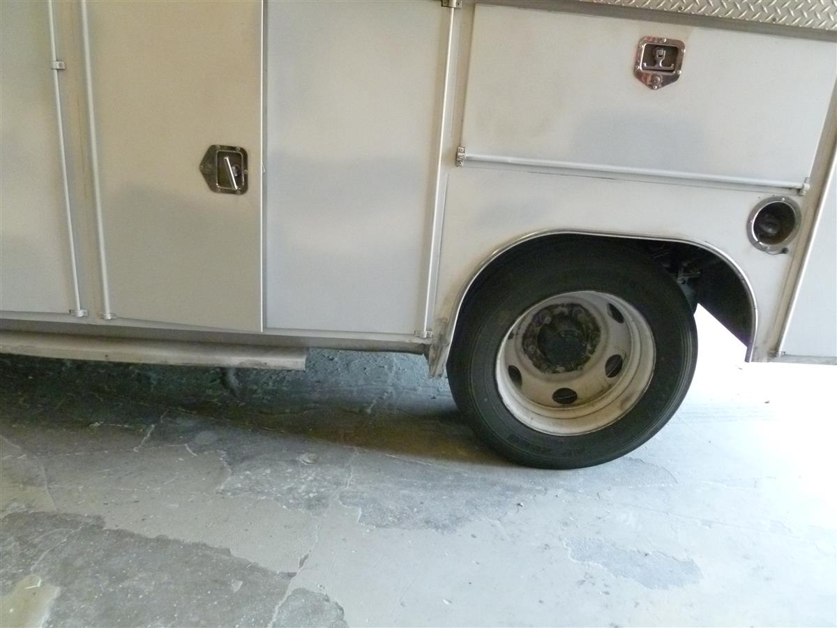 suttles plumbing service truck auto body paint
